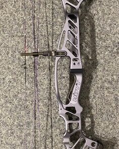 Hoyt Invicta 37 RH 50-60 pond SVX cam Treklengte 27,5 tot 28,5 inch verstelbaar kleur slate
